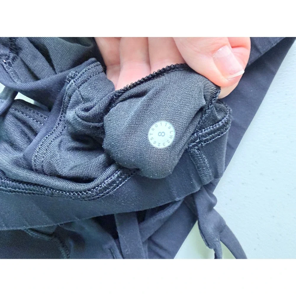 Lululemon Energy Bra Size 8 Black Strappy Back Yoga Sports Bra LW2326S